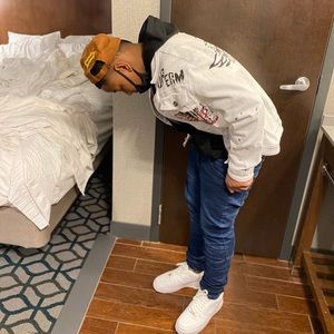 Meet your Posher, Anjay